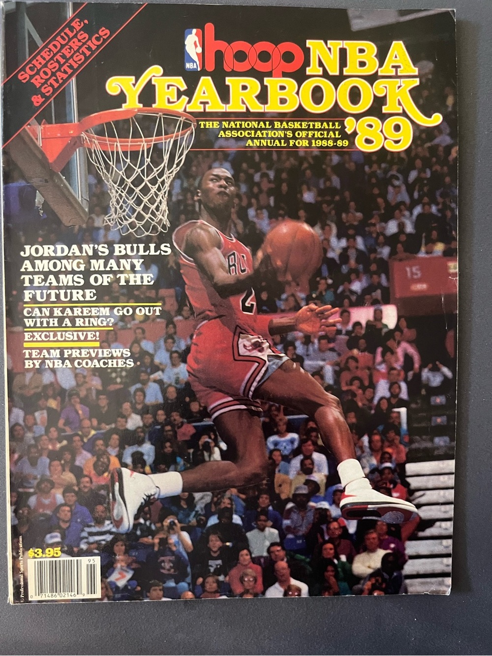 Rare hoop NBA Yearbook '89 Michael Jordan Cover - vintage